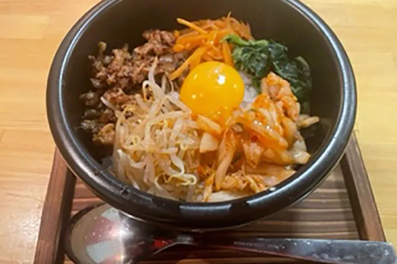 韓国料理にも力を入れた豊富なメニュー